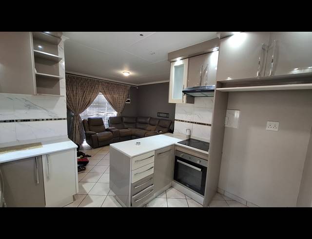 2 bed property to rent in HARTEBEESTHOEK